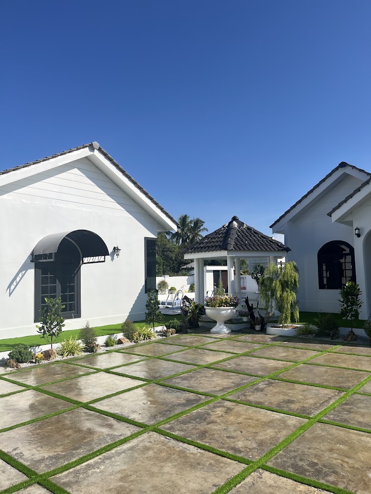 Yadin Cottage with Private Pool
