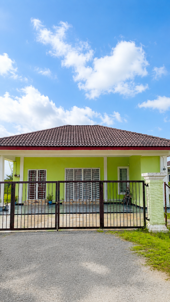 Azura's Homestay Kok Lanas | 4BR Family Bungalow