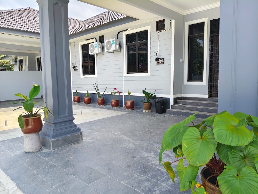 D’PADE HELMYNA HOMESTAY (Homestay with pool)