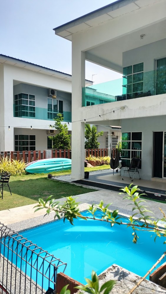 Marina Island Seaview Homestay AzzaroHome