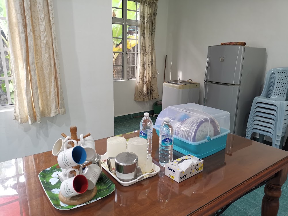 Homestay Rumah Rehat Seri Anggerik Di Wakaf Che Yeh Kota Bharu (Banglo dan Apartment)