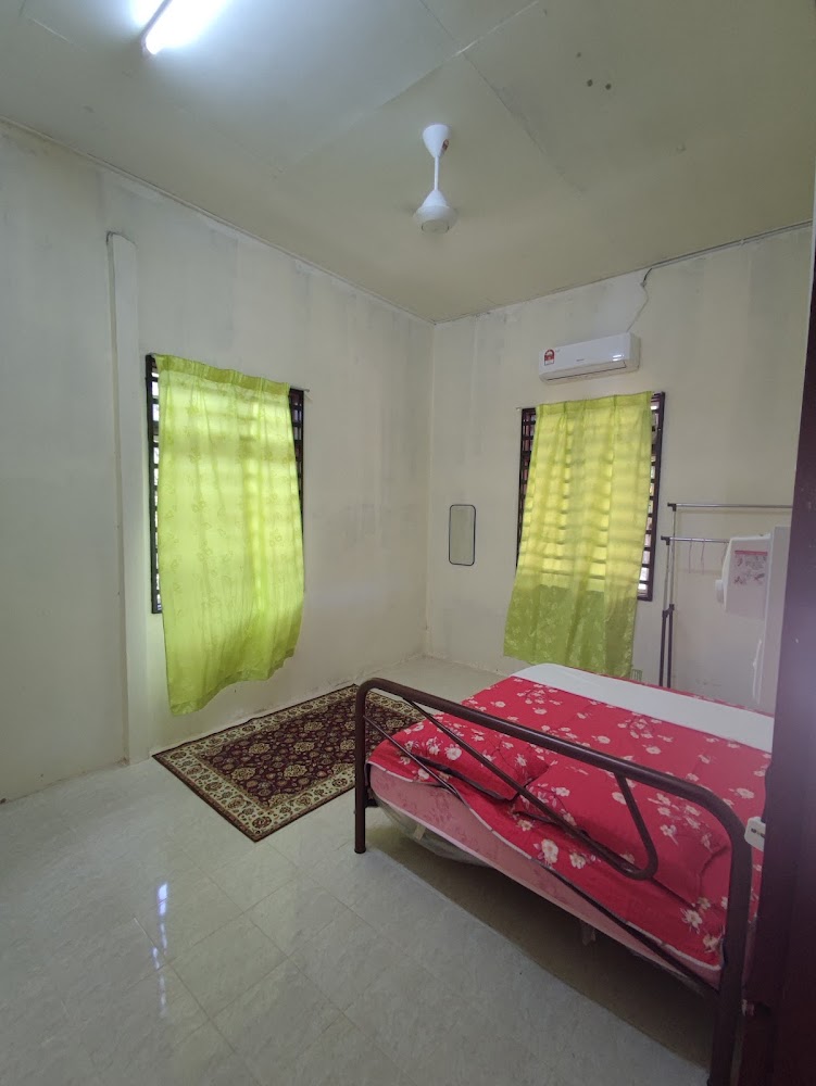 HOMESTAY BUDGET UMMI, SELISING, PASIR PUTEH