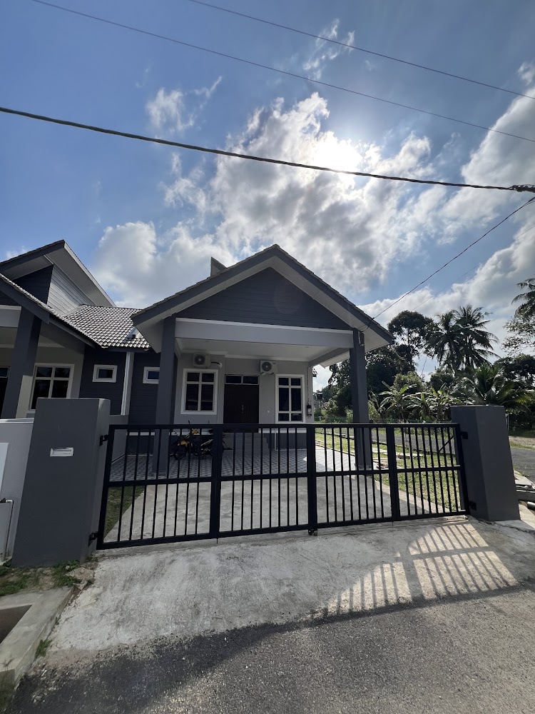 EENA HOMESTAY WAKAF BHARU