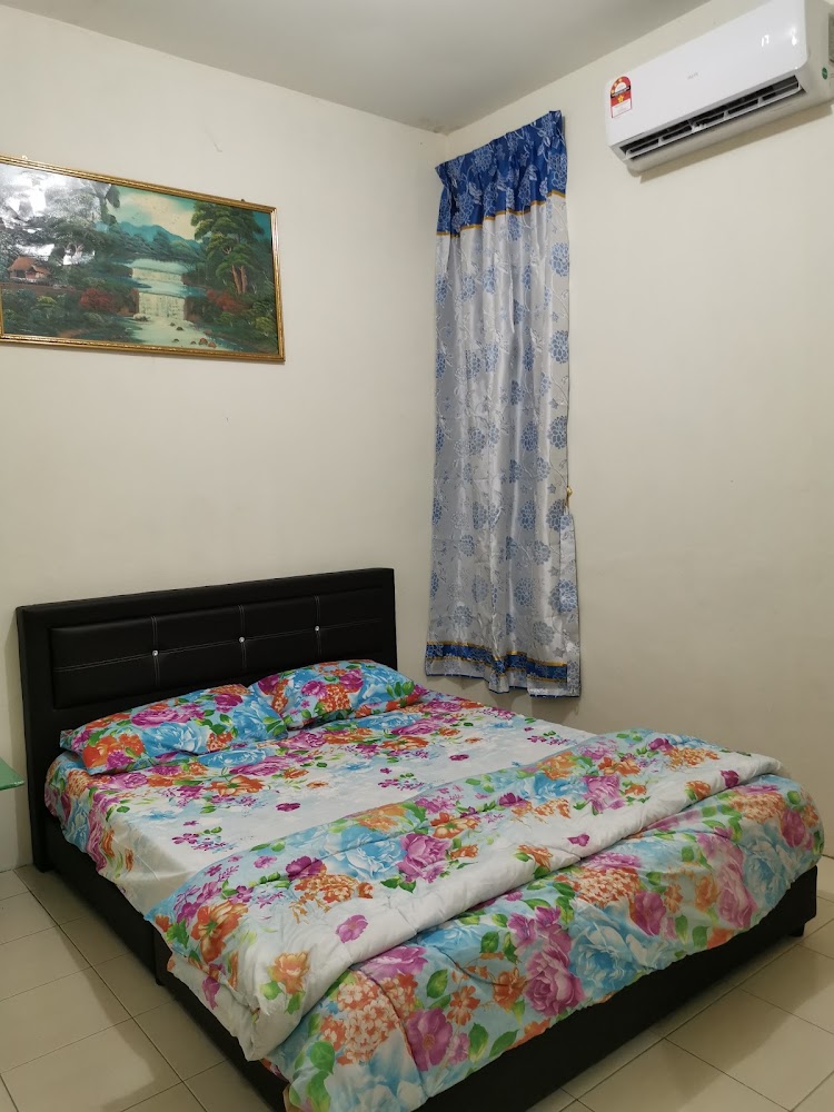 Q Homestay (Kok Lanas)