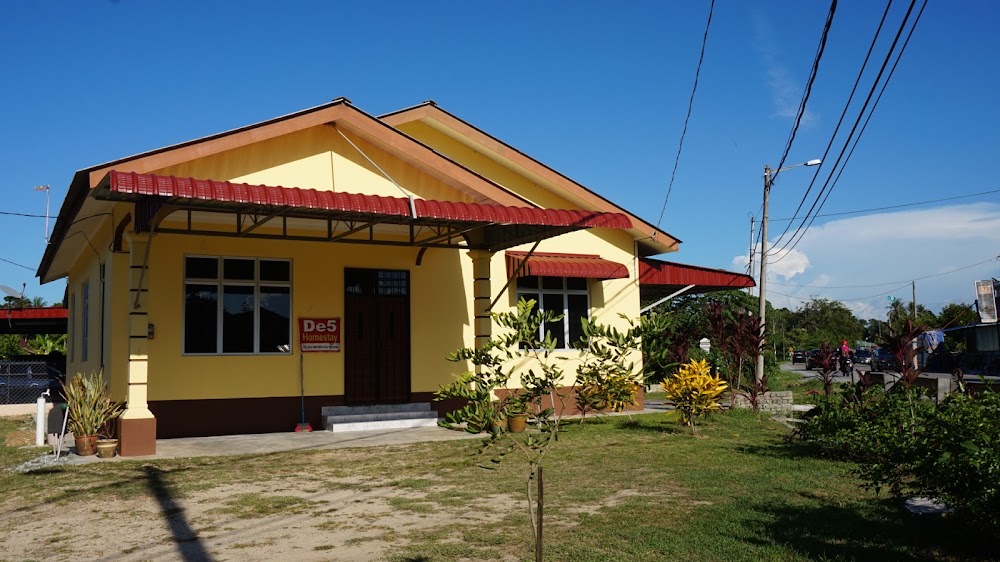 De5 Homestay Wakaf Bharu