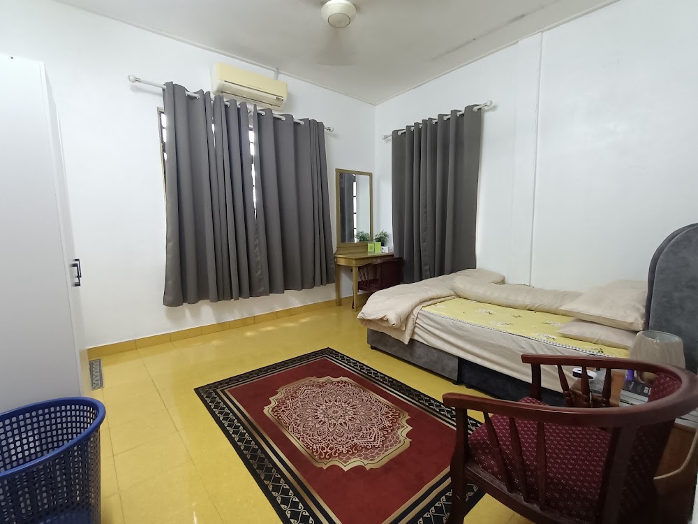 HOMESTAY RUMAH PUTIH