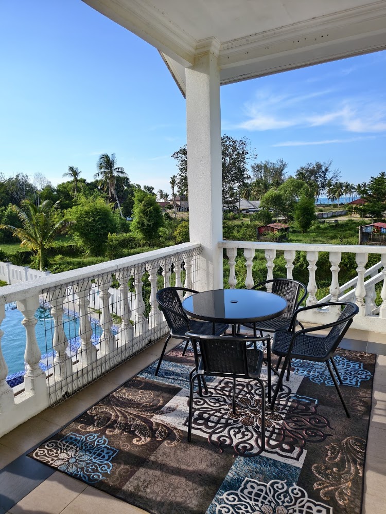 Villa Permata Homestay, Pantai Bisikan Bayu.