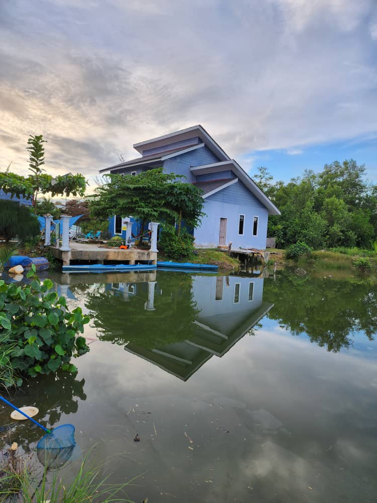 Homestay Rumah Tepi Sungai @ KB