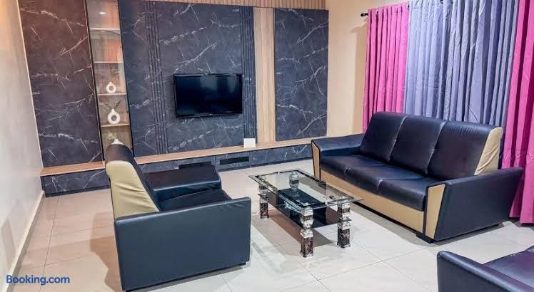 M S Villa Homestay Ayer Tawar