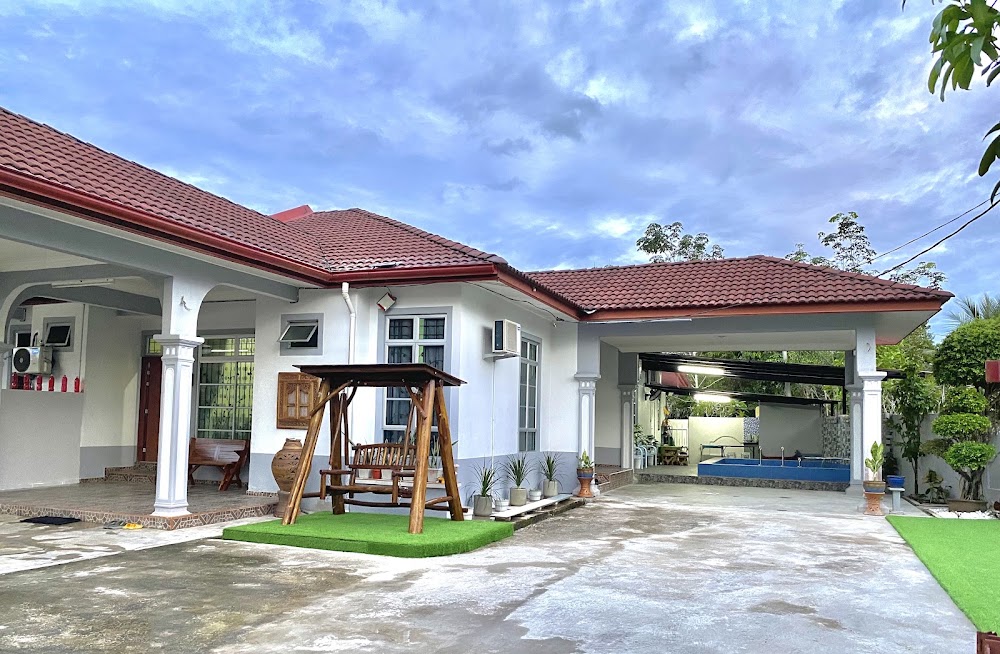 Wafaa Private Pool Homestay Pasir Mas