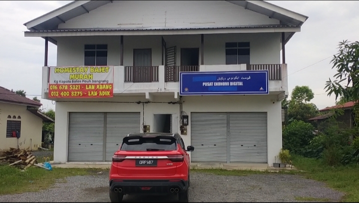 White Homestay bajet murah