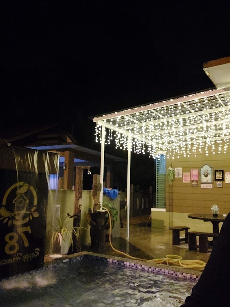 78 Razqy Private Pool Homestay