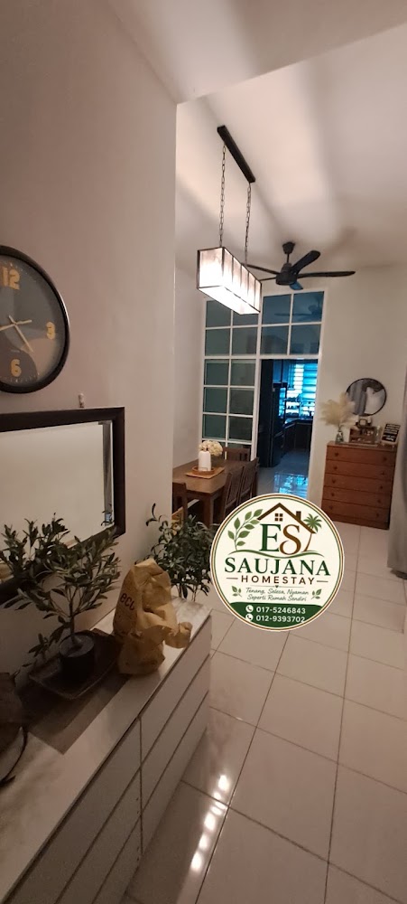 ES SAUJANA HOMESTAY