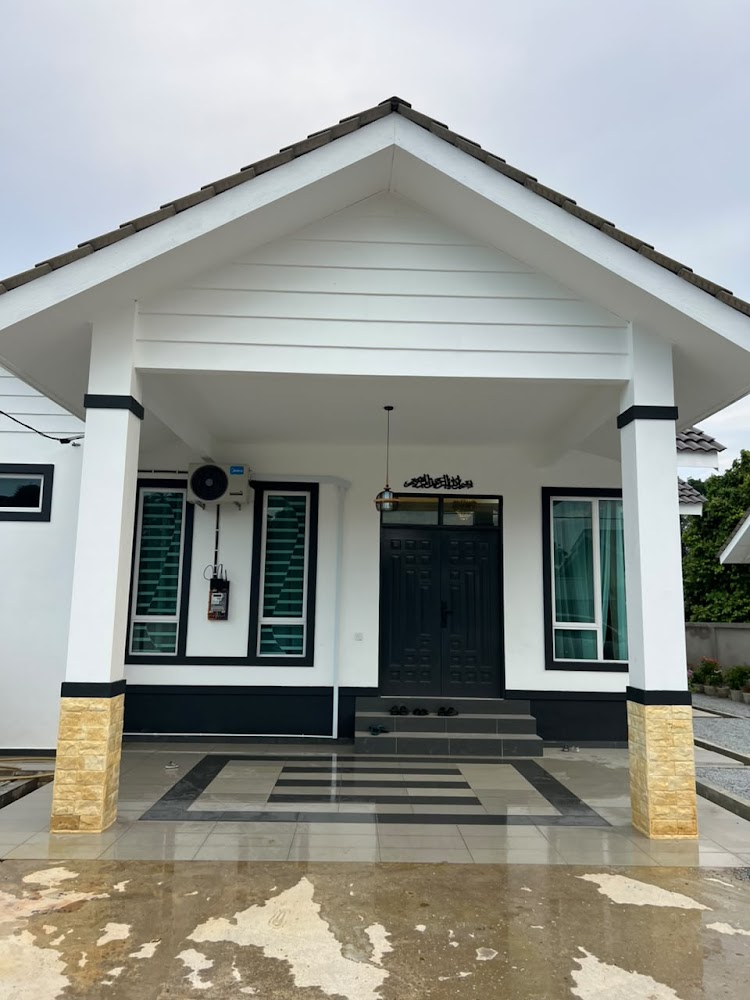 INDAH HOMESTAY