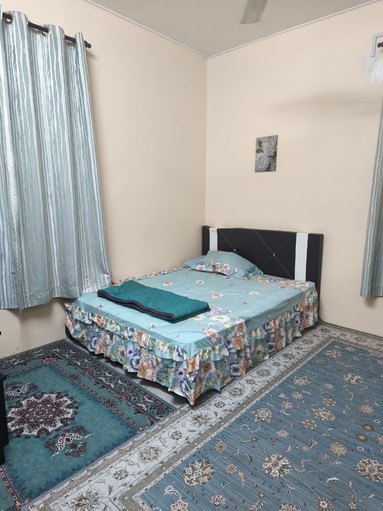 UMMI HOMESTAY WAKAF CHE YEH
