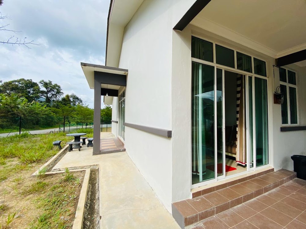 Homestay Ayer Puteh @ Jeli - Private Swimming pool, Wifi/Netflix/Astro/YouTube Premium