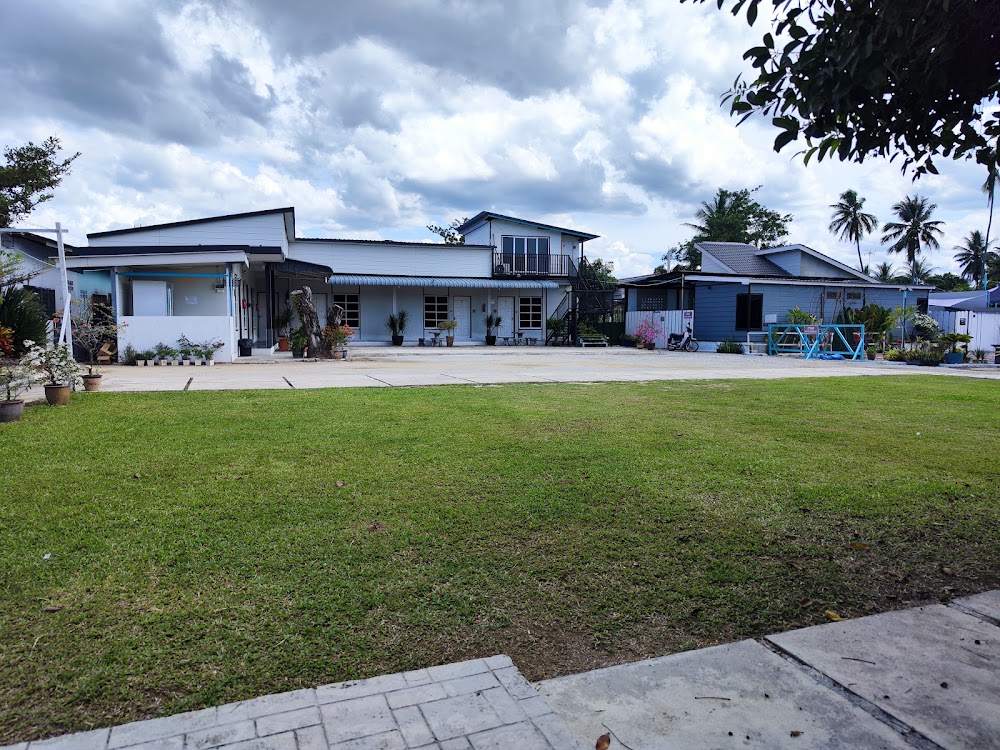 Aleesa Roomstay pasir putih