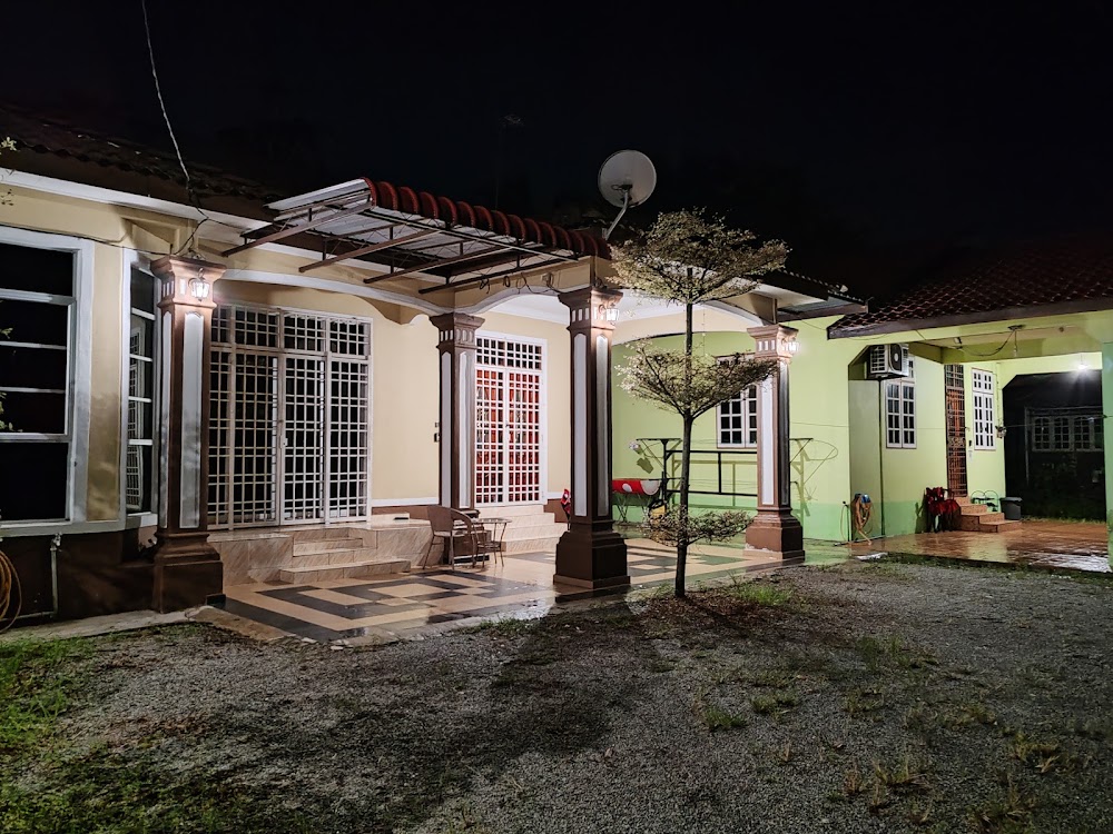 Aimuni Homestay Wakaf Che Yeh. RM150