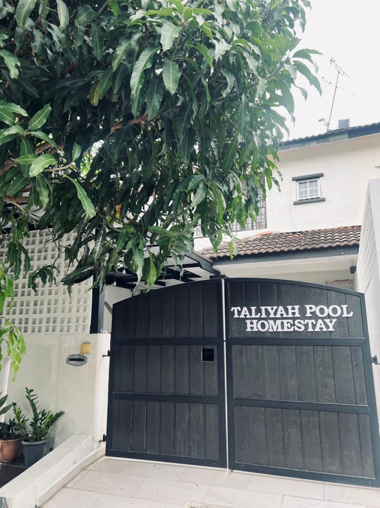 taliyah pool homestay