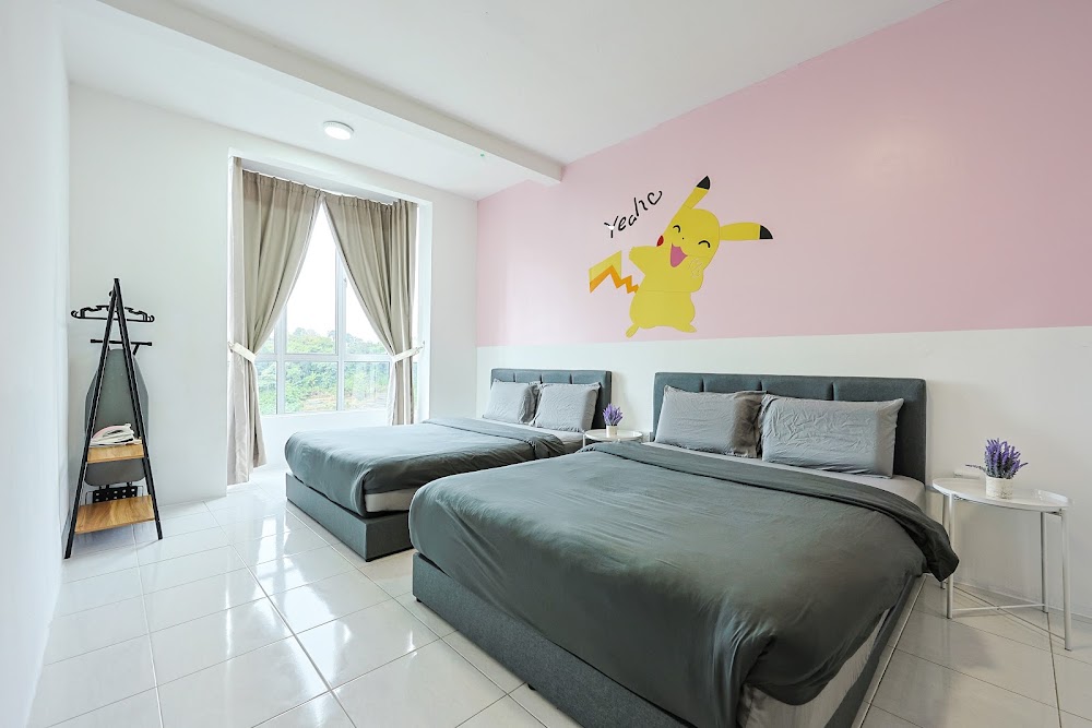 Clover Home @Emerald Avenue Apartment