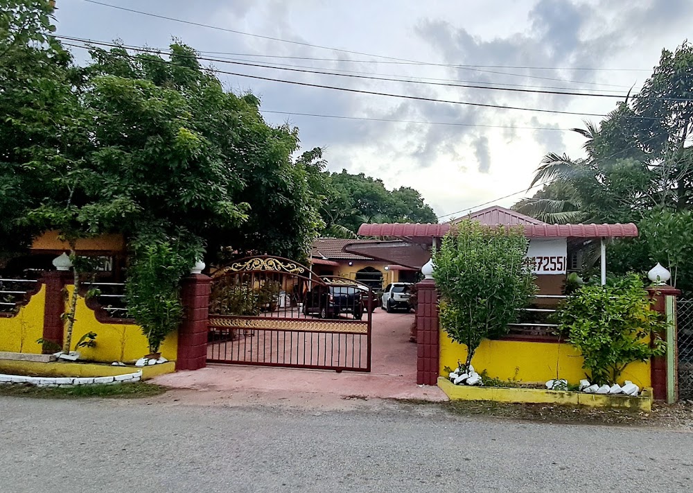 Homestay/Roomstay LIYANA F
