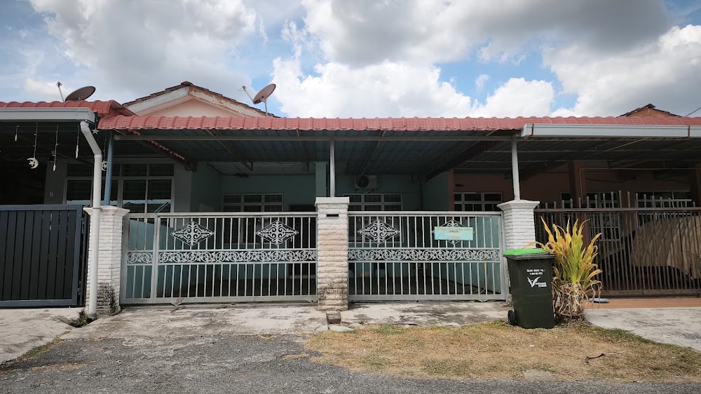 D'Zana Homestay (Teres Pauh 1)