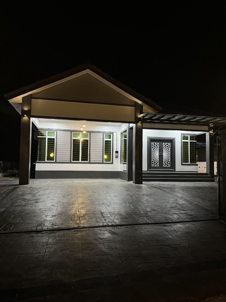 Adelia Homestay private pool
