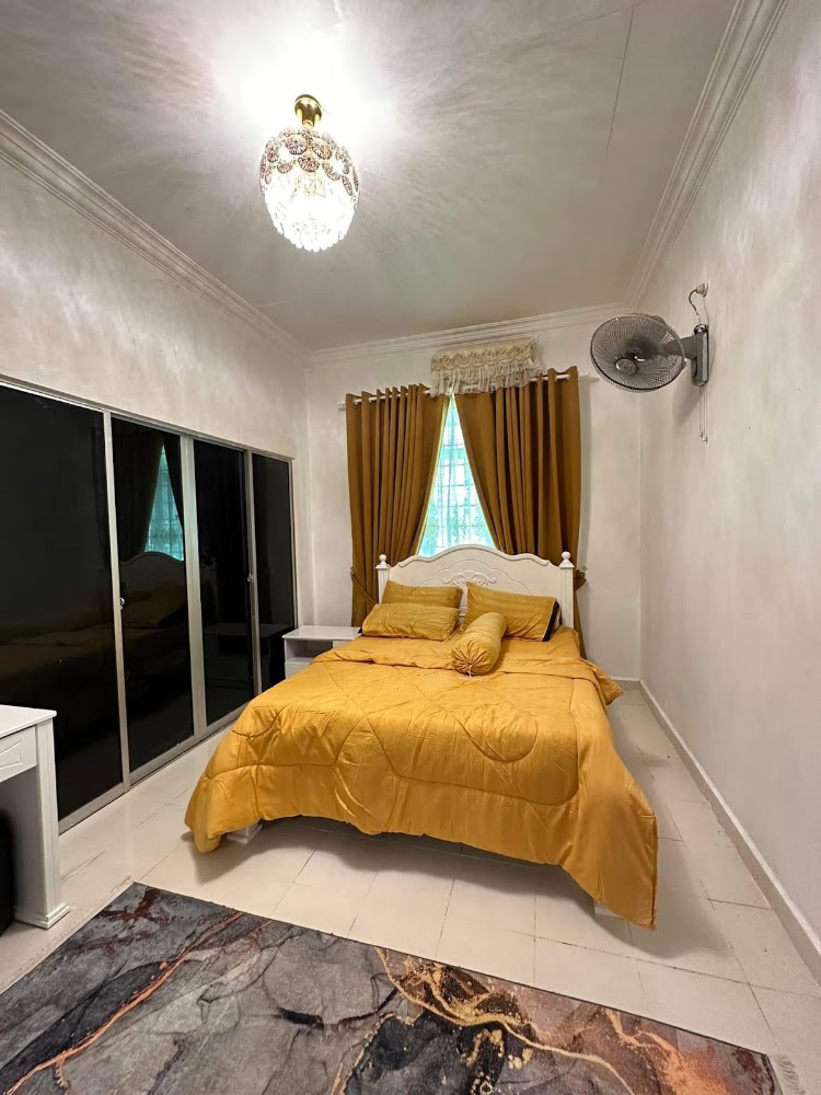 Hazrul Gold Homestay