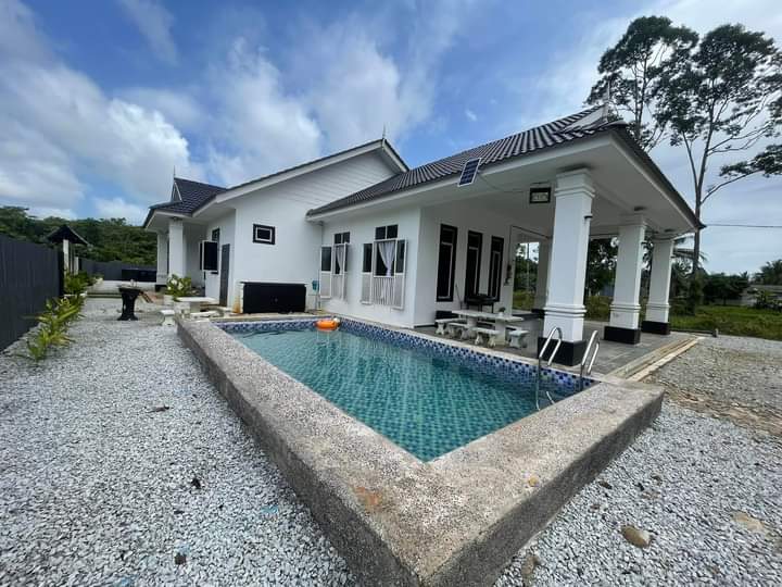 DESA MAMA private pool