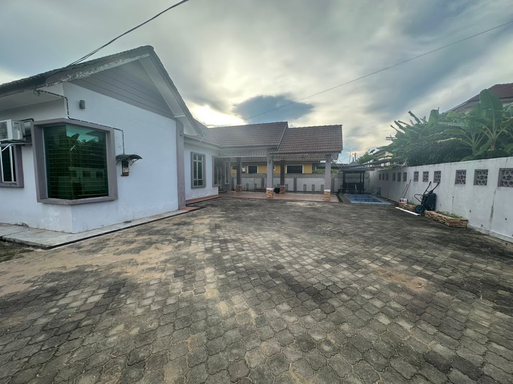 Qairina Homestay Machang